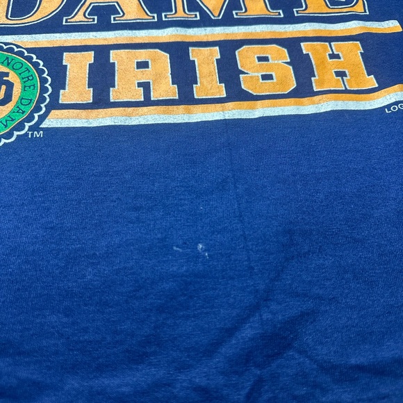 Vintage Men’s Logo 7 Inc Navy Blue University Of Notre Dame Irish Tee Shirt Med - Picture 5 of 9